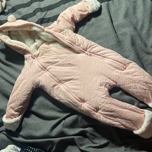 Lightly worn gap snowsuit